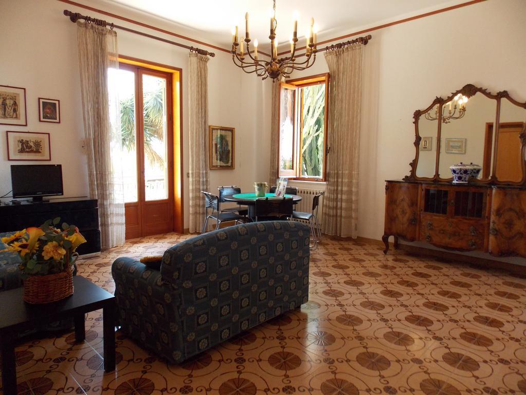 Holiday Home Mediterraneo Marsala Ruang foto
